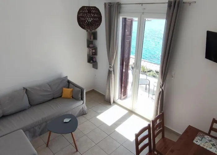 Appartamento Flisvos Tínos